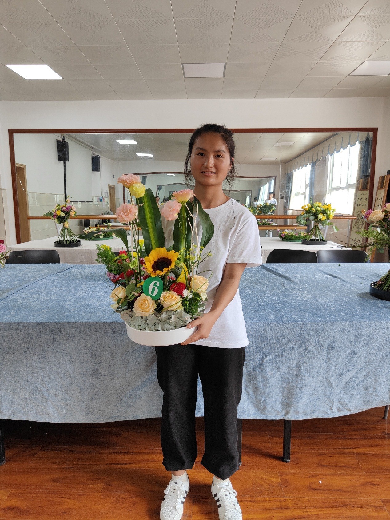 雏鹰展翅 幼驹出征—铜仁市数据职业杏耀师生亮相市赛赛场